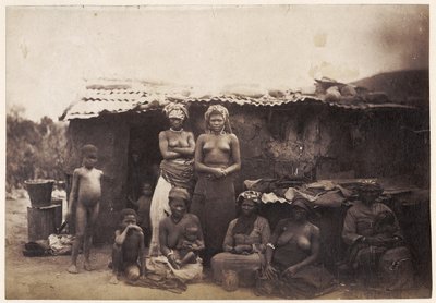 Vrouwen en kinderen, zuidoost Afrika, c.1880 door Unknown